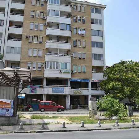 Nakov Next To Bus Station Daire Üsküp